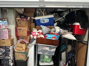 10 x 20 storage unit in Tampa, FL