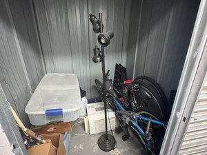5 x 5 unit in Salisbury