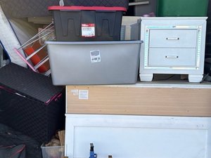 10 x 10 storage unit in Hanford, CA