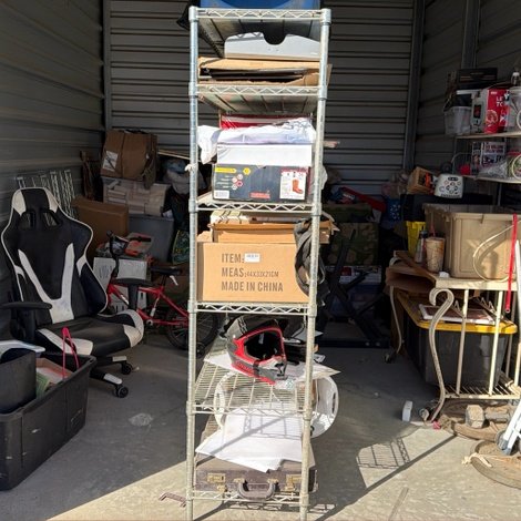 10 x 15 storage unit in Hanford, CA