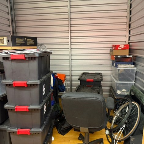 10 x 10 storage unit in Detroit, MI