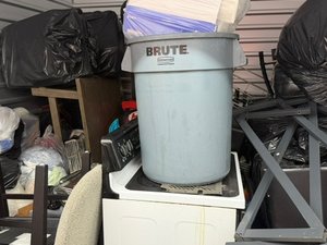 10 x 15 unit in Detroit