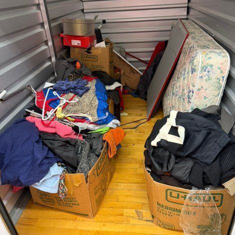 5 x 10 storage unit in Detroit, MI