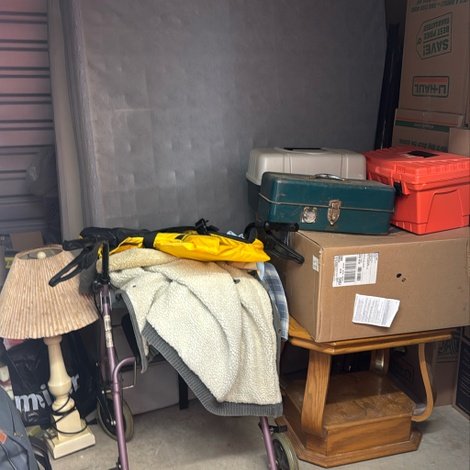10 x 10 storage unit in Taylor, MI