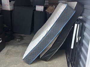 10 x 18 storage unit in Taylor, MI