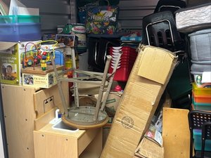 10 x 10 storage unit in Taylor, MI