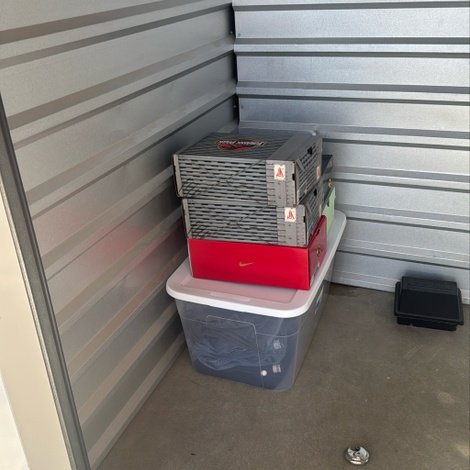 5 x 5 storage unit in Taylor, MI