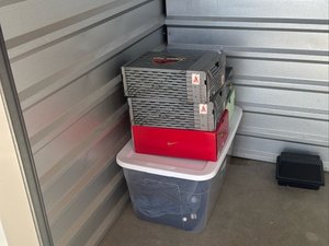 5 x 5 storage unit in Taylor, MI