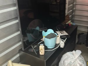 10 x 10 storage unit in Taylor, MI