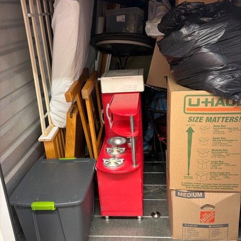 5 x 10 storage unit in Inkster, MI
