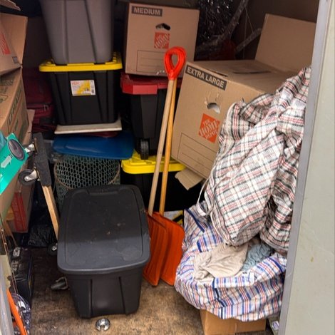 8 x 10 storage unit in Inkster, MI