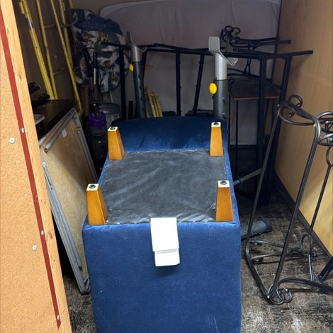 8 x 12 storage unit in Inkster, MI