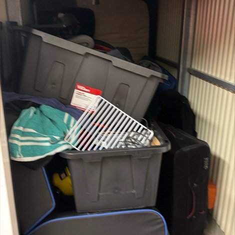5 x 10 storage unit in Inkster, MI