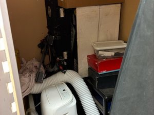 4 x 6 storage unit in Inkster, MI
