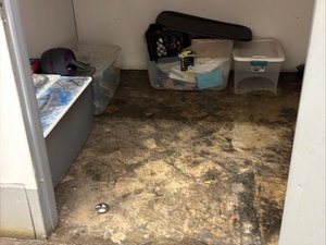 8 x 8 storage unit in Inkster, MI