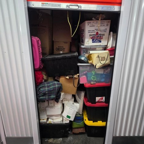 10 x 5 storage unit in Sacramento, CA