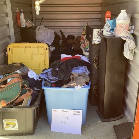 5 x 10 storage unit in Elyria, OH