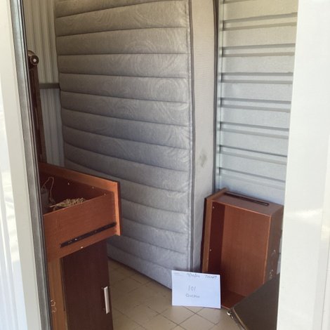 5 x 10 storage unit in Elyria, OH