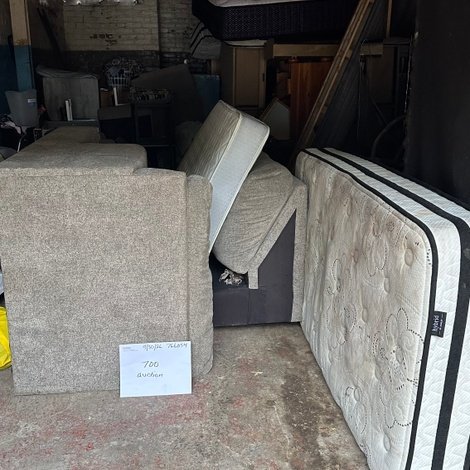12 x 27 storage unit in Cleveland Heights, OH