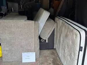 12 x 27 storage unit in Cleveland Heights, OH