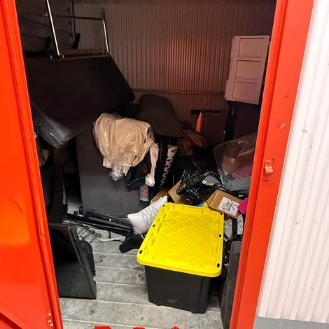 10 x 10 storage unit in Cleveland, OH