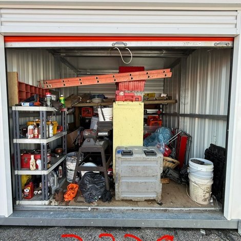 10 x 20 storage unit in Parma, OH