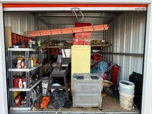 10 x 20 storage unit in Parma, OH