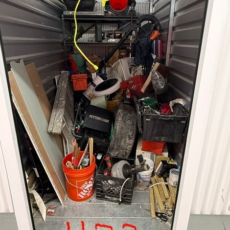 5 x 10 storage unit in Parma, OH