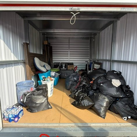 10 x 15 storage unit in Parma, OH