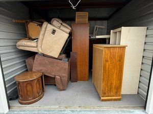 10 x 10 storage unit in Parma, OH