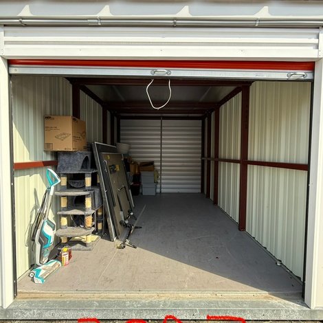 10 x 15 storage unit in Parma, OH