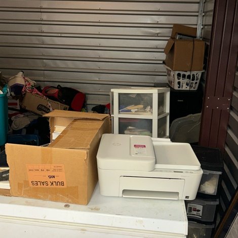 10 x 10 storage unit in Jennings, MO