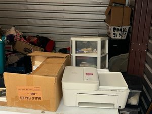 10 x 10 storage unit in Jennings, MO