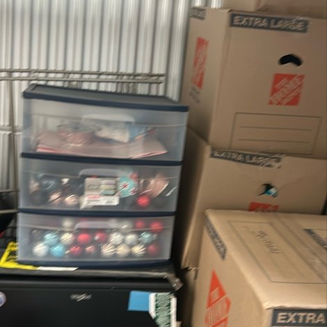10 x 5 storage unit in Jennings, MO