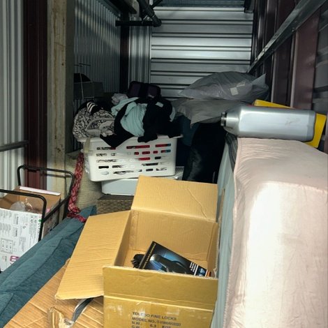 5 x 15 storage unit in Jennings, MO