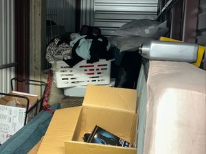 5 x 15 storage unit in Jennings, MO