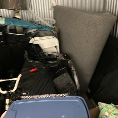 10 x 10 storage unit in Jennings, MO