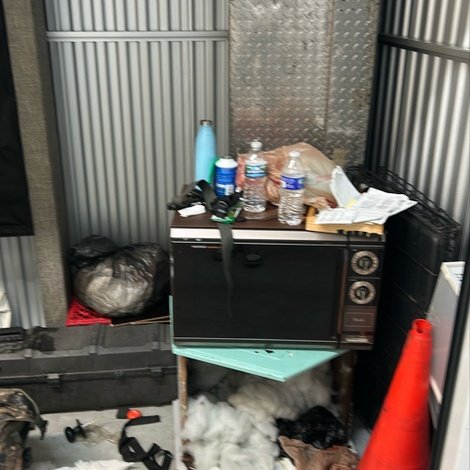 10 x 5 storage unit in Jennings, MO