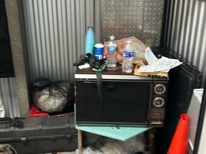 10 x 5 storage unit in Jennings, MO