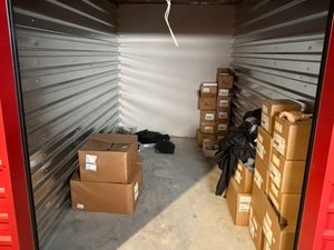 7 x 10 storage unit in Overland Park, KS