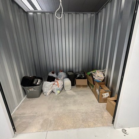 7 x 7 storage unit in Unknown, NC