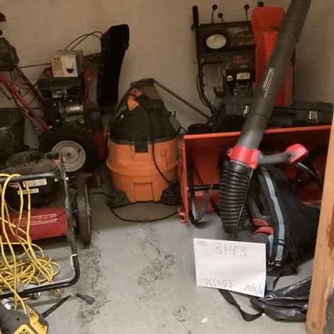 8 x 8 storage unit in Cleveland, OH