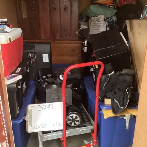 8 x 7 storage unit in Cleveland, OH