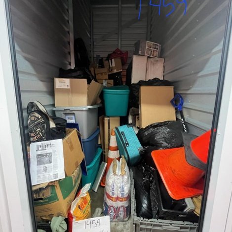 5 x 10 storage unit in North Randal, OH