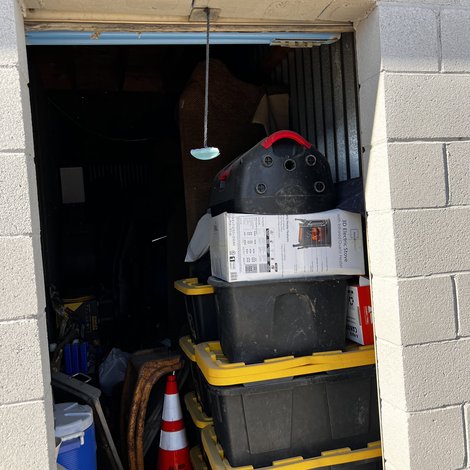5 x 17 storage unit in Victorville, CA