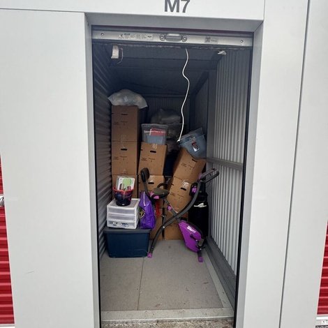 5 x 10 storage unit in W Clayton, NC