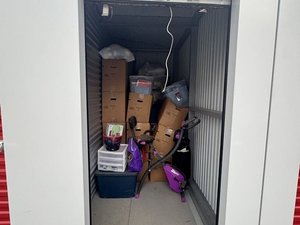 5 x 10 unit in W Clayton
