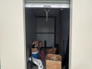 5 x 10 unit in Clayton