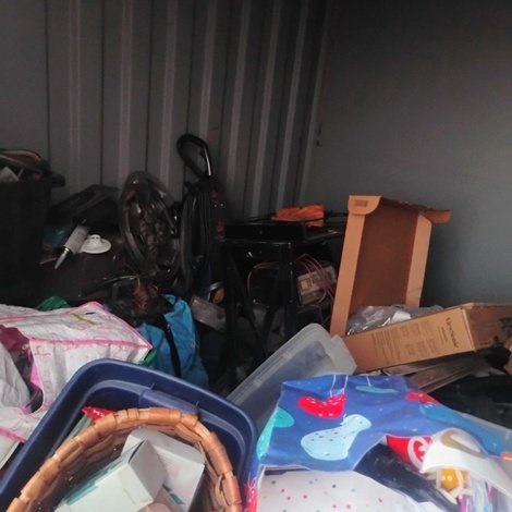 8 x 10 storage unit in Bakersfield, CA