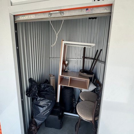 5 x 5 storage unit in Chatsworth, CA